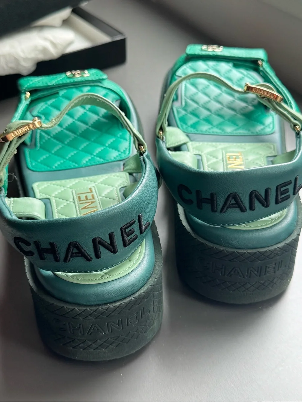 Chanel 2023 Pre-Spring Two-Tone Green Quilted Leather Sandals Size 39 with box